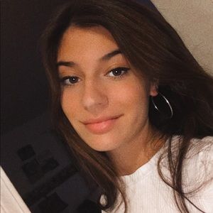 Meet your Posher, Katelyn